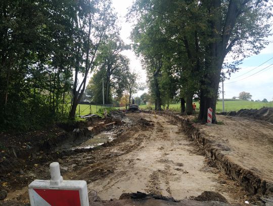 CAŁKOWITE ZAMKNIĘCIE DROGI W M. SĄPY CAŁKOWITE ZAMKNIĘCIE DROGI W M. SĄPY