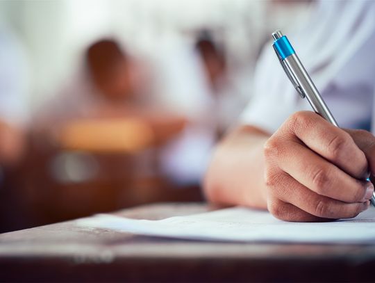 Dyktanda.pl zapraszają uczniów klas ósmych na próbne egzaminy ósmoklasisty!
