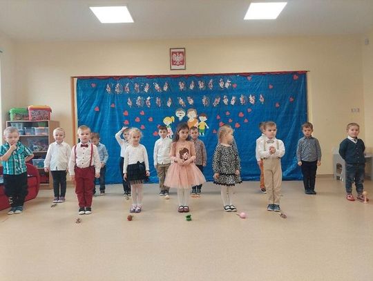 DZIEŃ BABCI I DZIADKA W "PSZCZÓŁKACH"