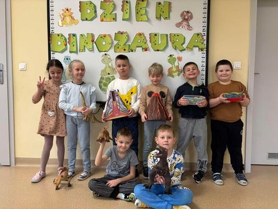 DZIEŃ DINOZAURA W"PSZCZÓŁKACH"