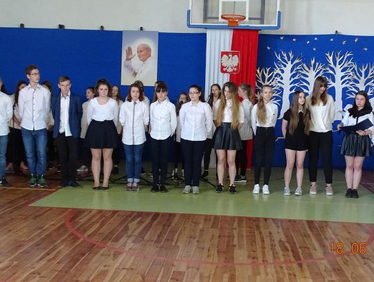 Dzień Patrona w Publicznym Gimnazjum w Młynarach im. Jana Pawła II