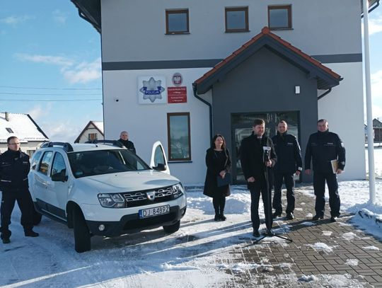 Nowy samochód dla Policji z Młynar.
