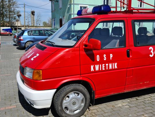 OGŁOSZENIE O SPRZEDAŻY SAMOCHODU SPECJALNEGO - POŻARNICZEGO VOLKSWAGEN TRANSPORTER T-4  W TRYBIE PRZETARGU NIEOGRANICZONEGO