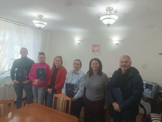 Podpisanie umów z organizacjami pozarządowymi.