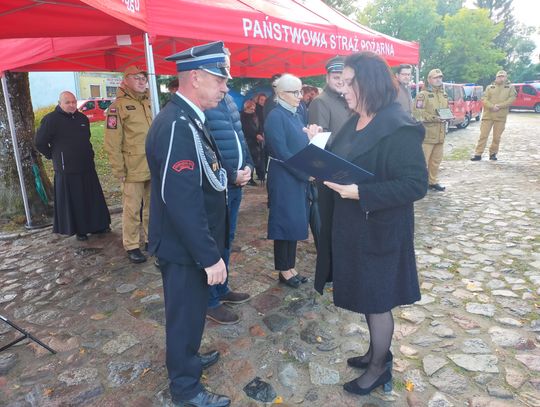 Przekazanie ciężkiego specjalnego samochodu pożarniczego Jednostce OSP Młynary