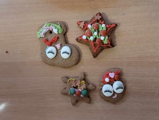 WARSZTATY BOŻONARODZENIOWE I POKAZ TALENTÓW W "MOTYLKACH"