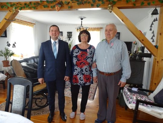 Wręczenie medali za długoletnie pożycie małżeńskie