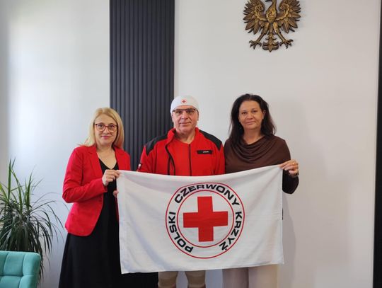 Wyjątkowy Gość w Urzędzie – Janusz Kobyłka promuje ideę honorowego krwiodawstwa i wolontariatu na rzecz PCK