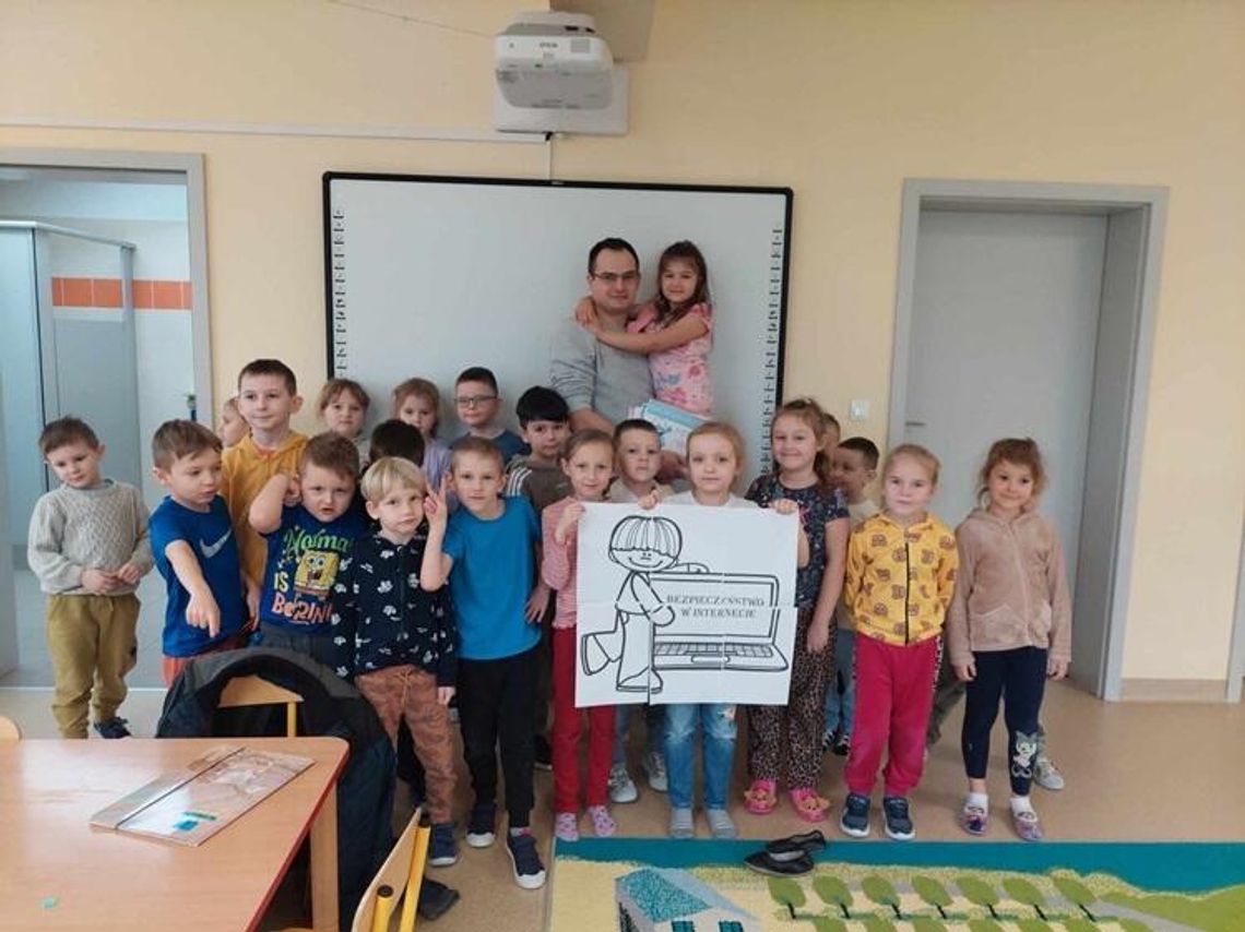„BĄDZ OSTROŻNY W INTERNECIE, HAKERÓW NIE BRAKUJE W TYM ŚWIECIE!”
