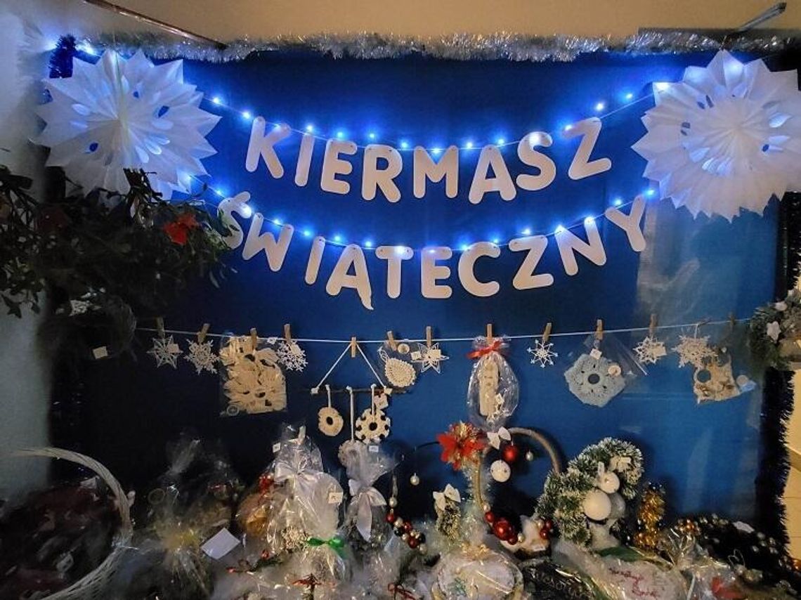 KIERMASZ ŚWIĄTECZNY KIERMASZ ŚWIĄTECZNY