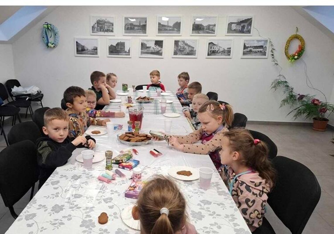 KOLEJNA WIZYTA "JEŻYKÓW" W KOLE GOSPODYŃ WIEJSKICH KOLEJNA WIZYTA "JEŻYKÓW" W KOLE GOSPODYŃ WIEJSKICH