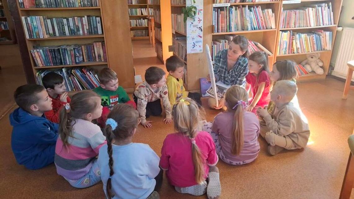 "KSIĄŻKA JEST PRZYJACIELEM, KTÓRY NIGDY NIE OSZUKUJE."