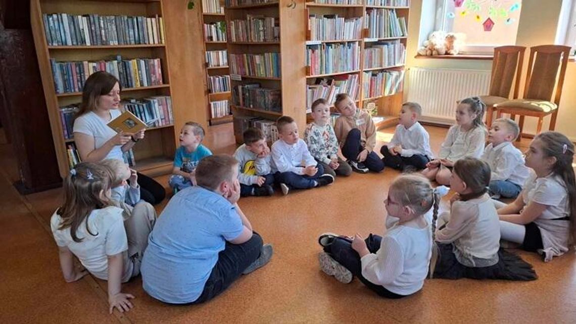 "KSIĄŻKA TO NAJLEPSZY PRZYJACIEL CZŁOWIEKA, A BIBLIOTEKA TO ŚWIĄTYNIA JEGO MYŚLI". "KSIĄŻKA TO NAJLEPSZY PRZYJACIEL CZŁOWIEKA, A BIBLIOTEKA TO ŚWIĄTYNIA JEGO MYŚLI".