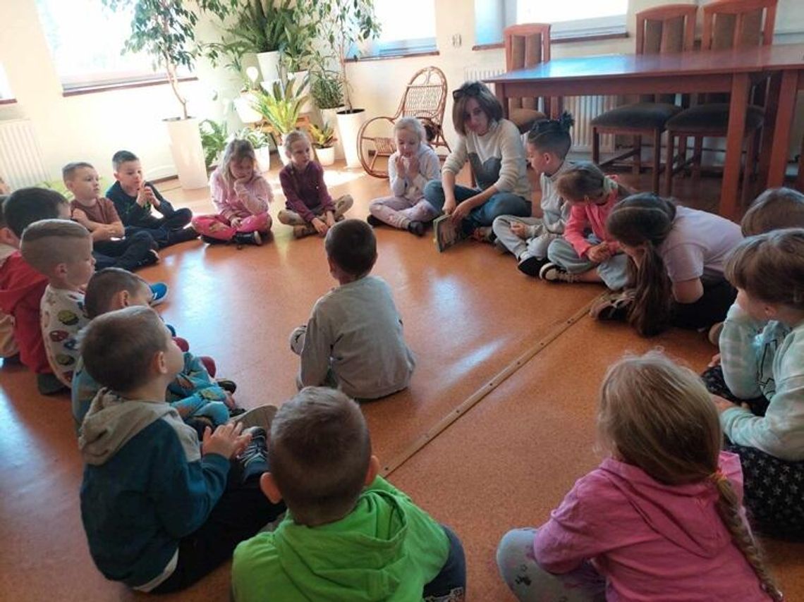 "MOTYLKI" W BIBLIOTECE "MOTYLKI" W BIBLIOTECE