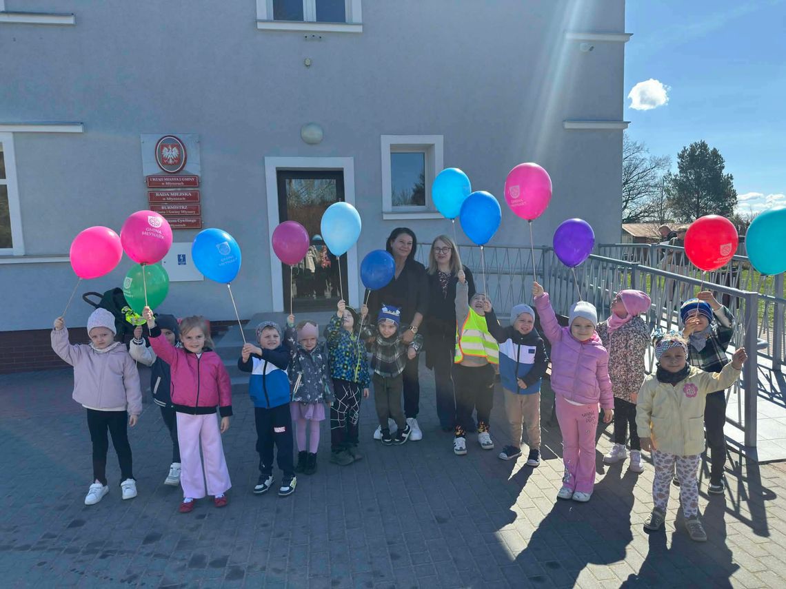Przedszkolaki z wizytą w Urzędzie Miasta i Gminy w Młynarach.