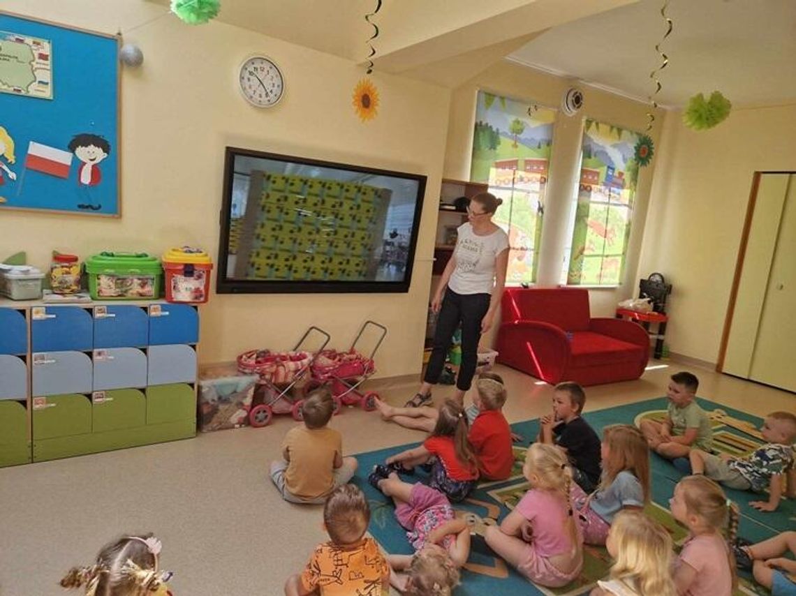 "SKĄD SIĘ BIORĄ DZIURKI W SERZE?" "SKĄD SIĘ BIORĄ DZIURKI W SERZE?"