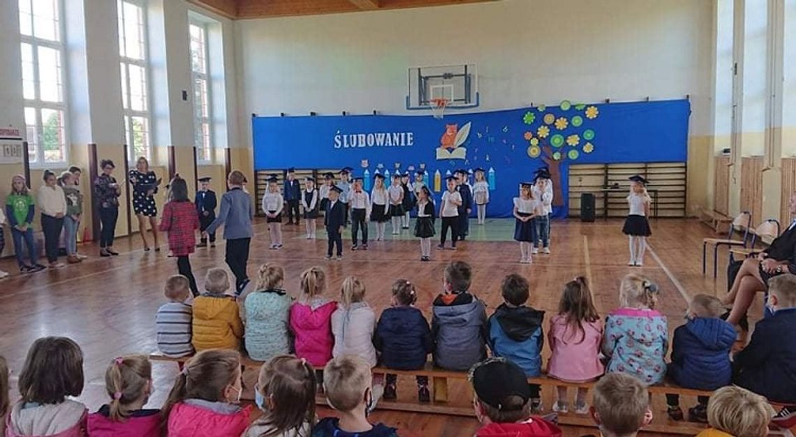 ŚLUBOWANIE NASZYCH ABSOLWENTÓW ŚLUBOWANIE NASZYCH ABSOLWENTÓW