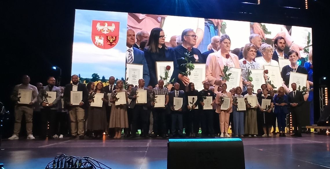 Sołtys Sołectwa Kwietnik wyróżniona podczas Samorządowego Forum Sołtysów. Sołtys Sołectwa Kwietnik wyróżniona podczas Samorządowego Forum Sołtysów.