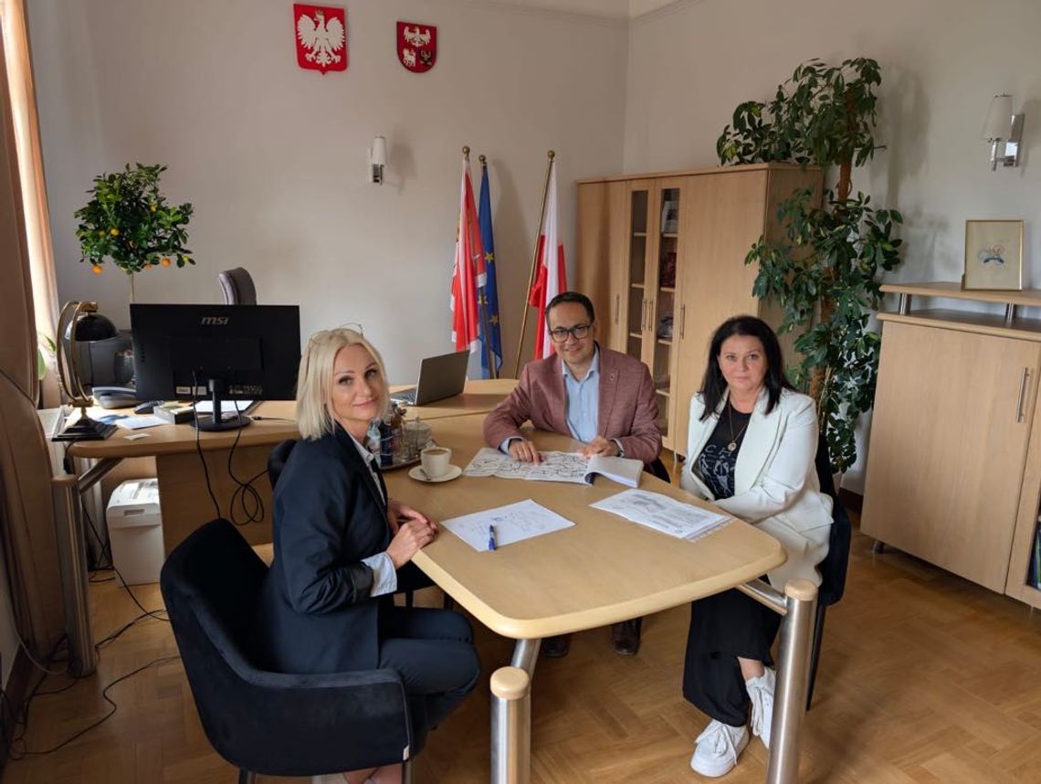Spotkanie w sprawie remontów dróg wojewódzkich w Gminie Młynary. Spotkanie w sprawie remontów dróg wojewódzkich w Gminie Młynary.