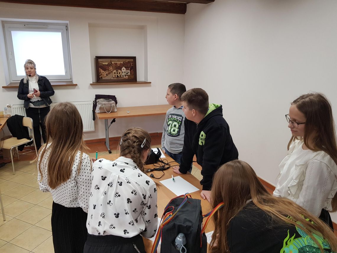 Spotkanie z pisarką Moniką Sawicką Spotkanie z pisarką Moniką Sawicką