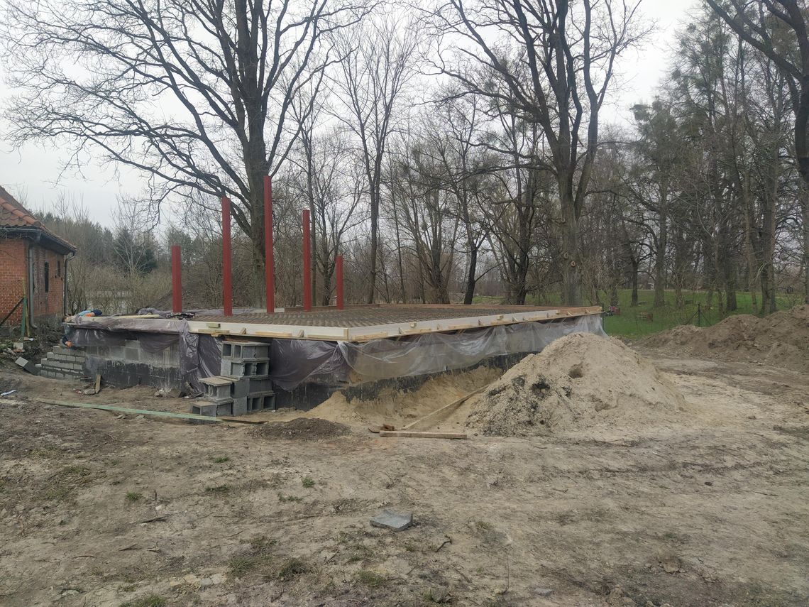 Trwają prace nad powiększeniem amfiteatru w Młynarach  Trwają prace nad powiększeniem amfiteatru w Młynarach
