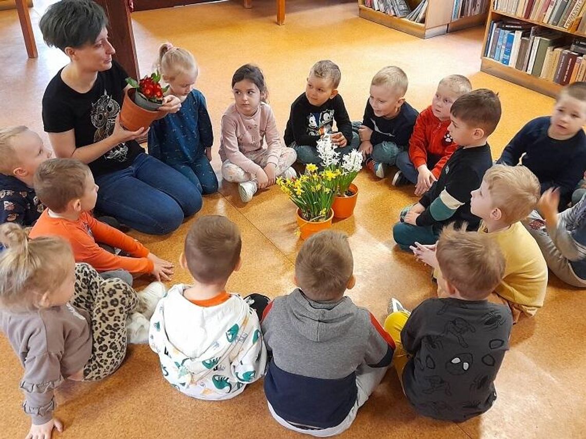 WIZYTA W BIBLIOTECE PUBLICZNEJ W MŁYNARACH  WIZYTA W BIBLIOTECE PUBLICZNEJ W MŁYNARACH