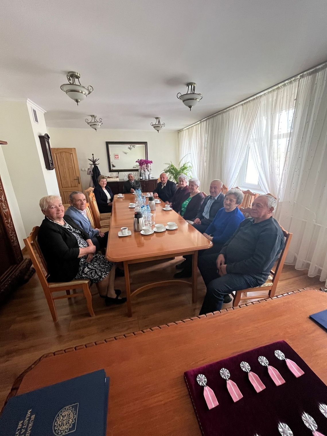 Wręczenie medali za długoletnie pożycie małżeńskie. Wręczenie medali za długoletnie pożycie małżeńskie.