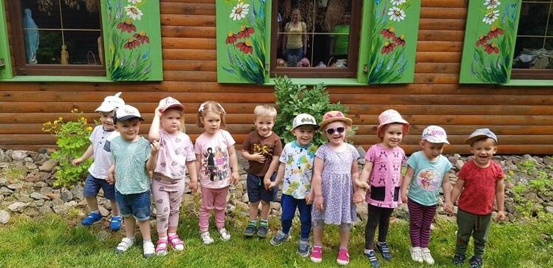 WYCIECZKA DO "ZIOŁOWEGO DZBANKA" WYCIECZKA DO "ZIOŁOWEGO DZBANKA"
