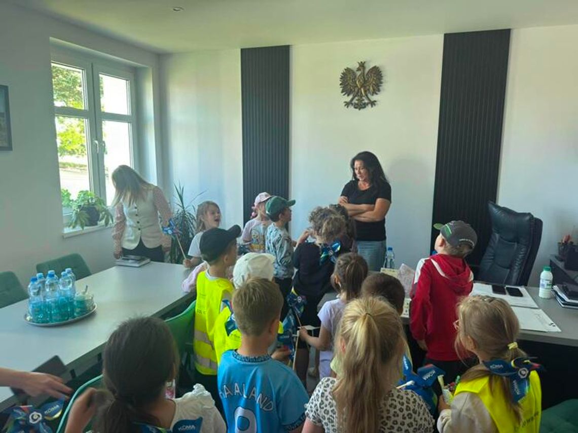 Z WIZYTĄ W URZĘDZIE MIASTA I GMINY Z WIZYTĄ W URZĘDZIE MIASTA I GMINY