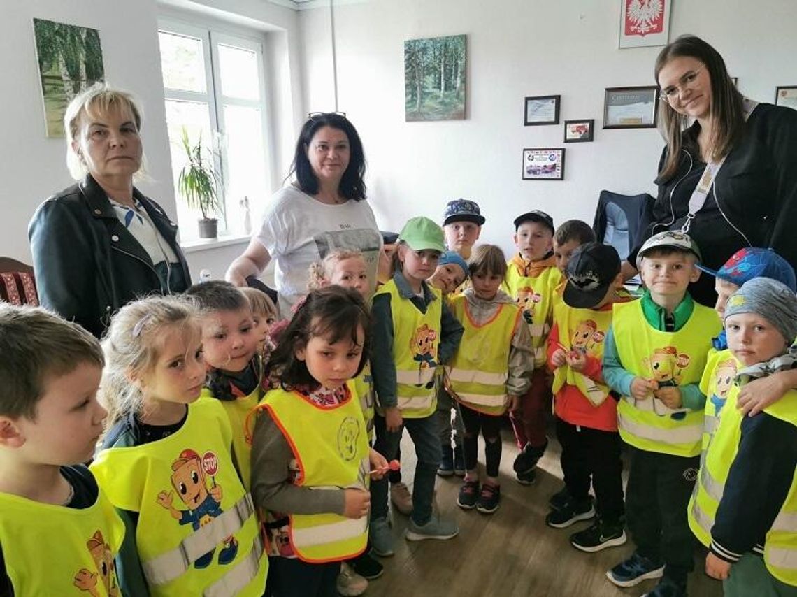 Z WIZYTĄ W URZĘDZIE MIASTA I GMINY MŁYNARY Z WIZYTĄ W URZĘDZIE MIASTA I GMINY MŁYNARY