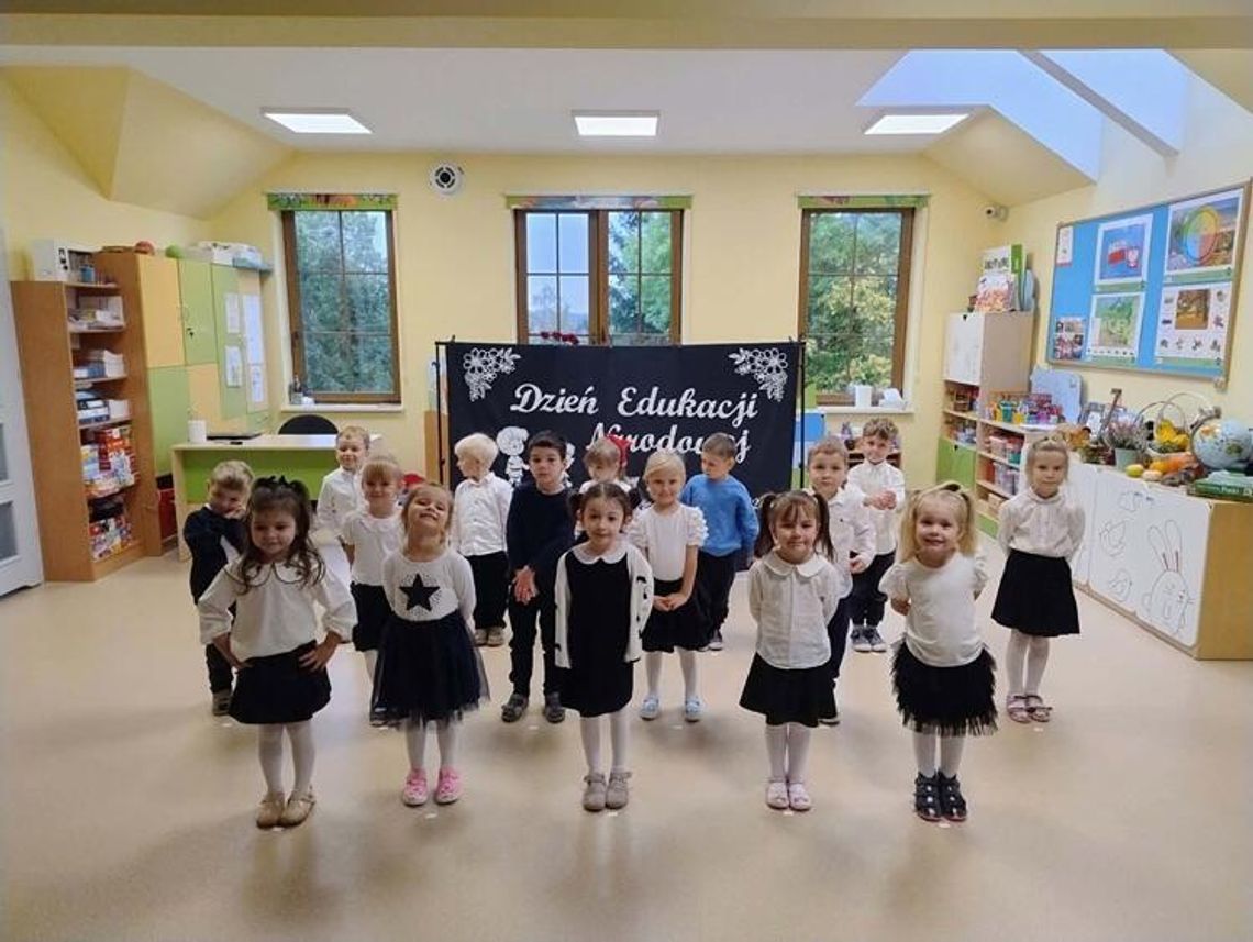 "ZA TO ŻE JESTEŚCIE, DZIŚ DZIĘKUJE KAŻDY Z NAS" "ZA TO ŻE JESTEŚCIE, DZIŚ DZIĘKUJE KAŻDY Z NAS"